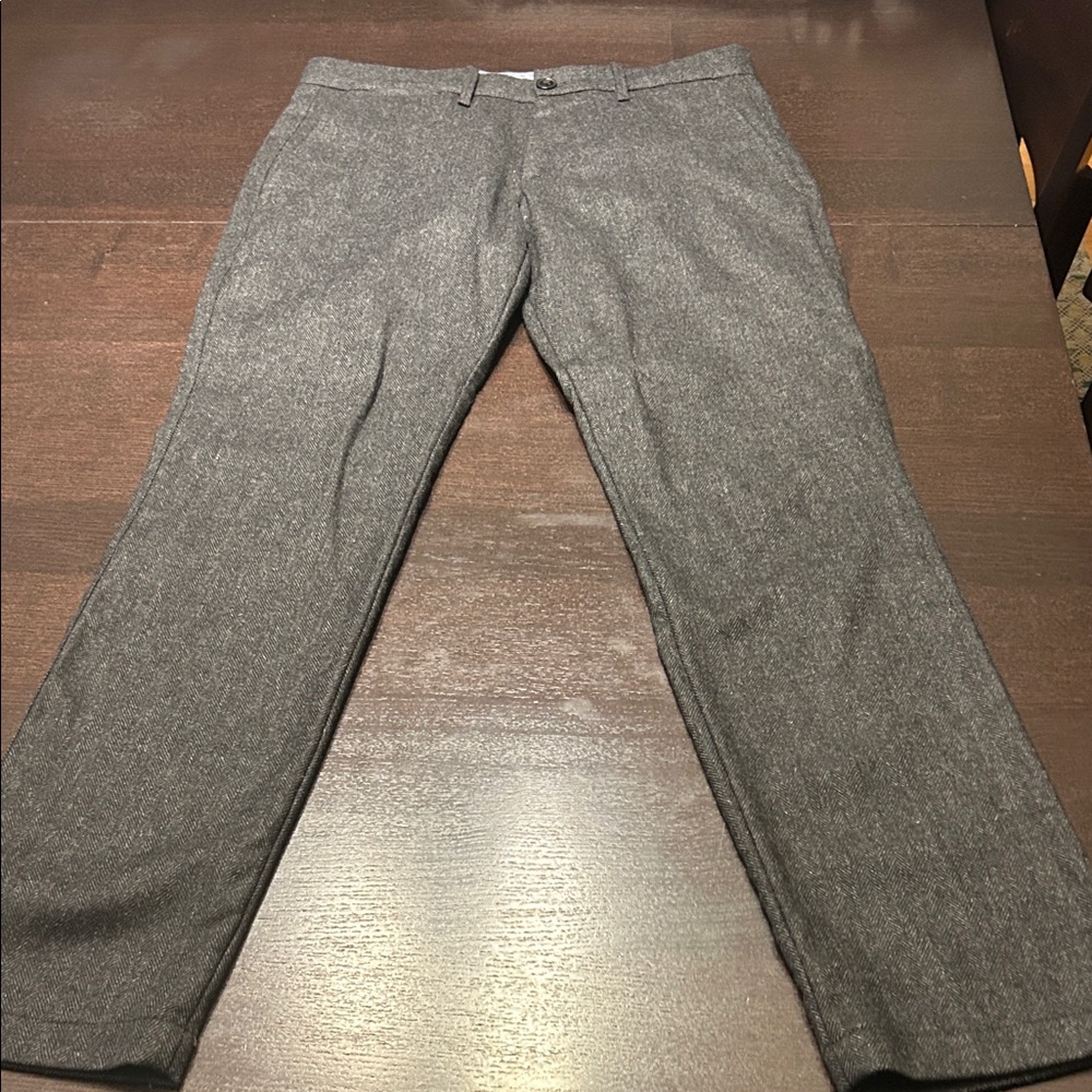 GAP Men's Charcoal Dress Pants